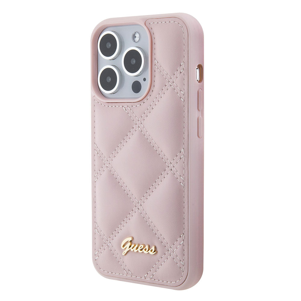 Apple iPhone 15 Pro Max Kılıf Guess PU Deri Metal Yazı Logolu Kapitone Kapak Pembe