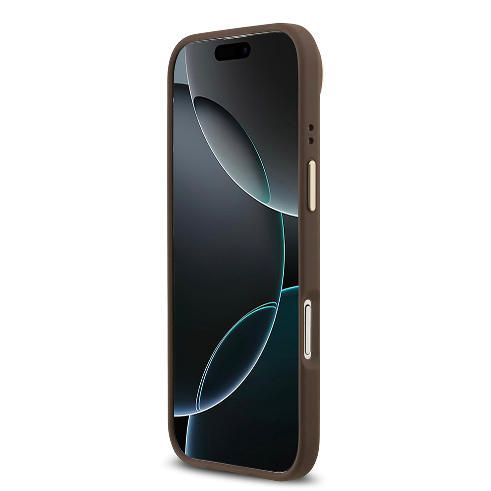 Apple iPhone 17 Air Kılıf Guess M-safe Şarj Özellikli Gold Metal Kamera Çerçeveli PU Deri 4G Desen Yazı Logolu Kapak Kahverengi