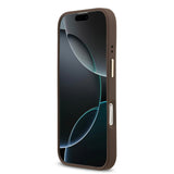 Apple iPhone 17 Kılıf Guess M-safe Şarj Özellikli Gold Metal Kamera Çerçeveli PU Deri 4G Desen Yazı Logolu Kapak Kahverengi