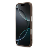 Apple iPhone 17 Kılıf Guess M-safe Şarj Özellikli Gümüş Çerçeve ve Butonlu Klasik Yazı Logolu Kapak Kahverengi