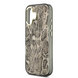 Apple iPhone 17 Kılıf Guess M-safe Şarj Özellikli Yazı Logolu Python Yılan Desenli Kapak Kahverengi