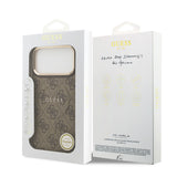 Apple iPhone 17 Pro Max Kılıf Guess M-safe Şarj Özellikli Gold Metal Kamera Çerçeveli PU Deri 4G Desen Yazı Logolu Kapak Kahverengi