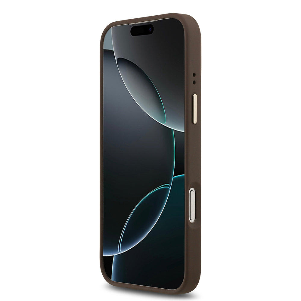 Apple iPhone 17 Pro Max Kılıf Guess Magsafe Şarj Özellikli 4G Desenli PU Metal Plaka Klasik Logolu Kapak Kahverengi
