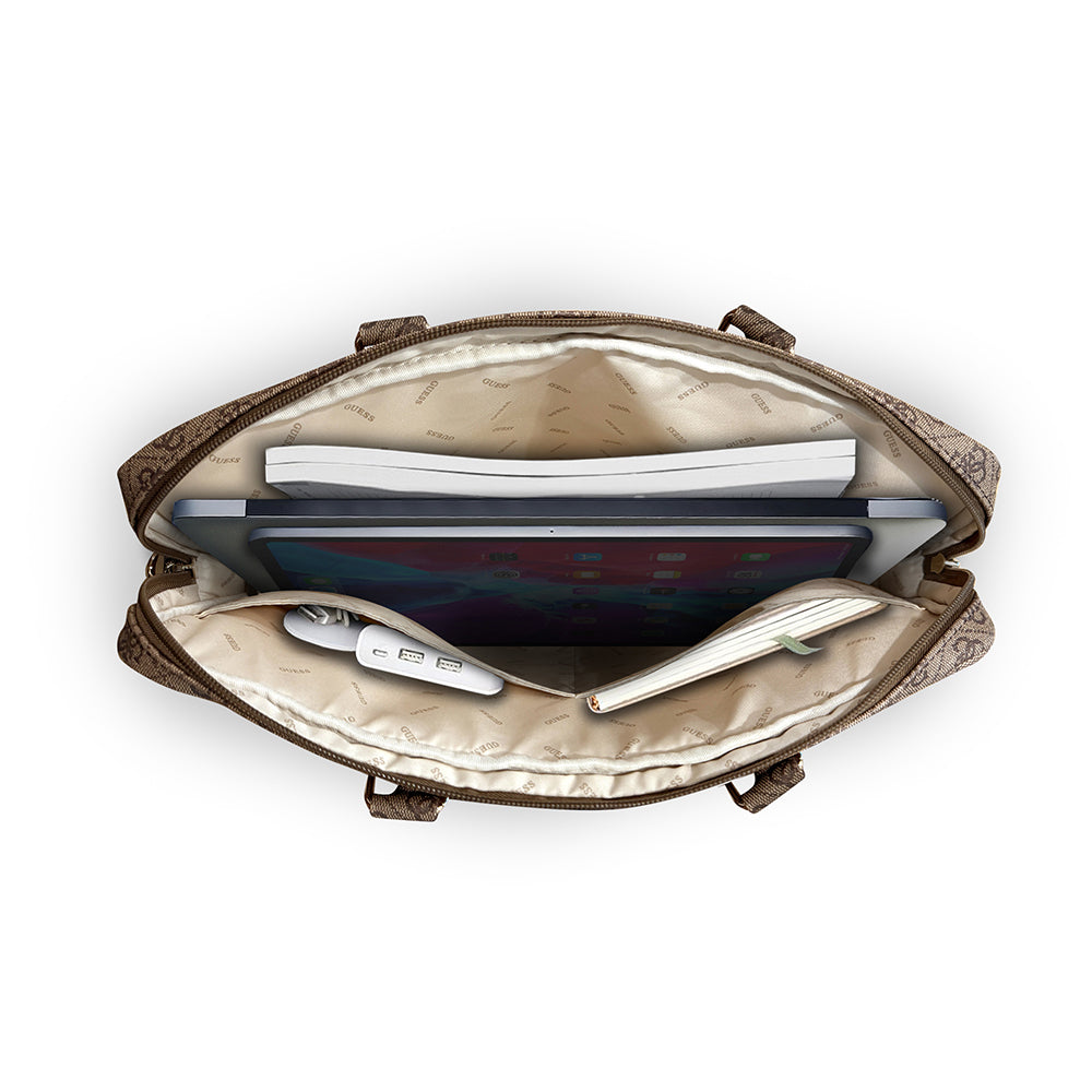 Guess 15 inç Laptop Notebook Çantası 4G Desenli Büyük 4G Logolu Omuz Askılı Kahverengi