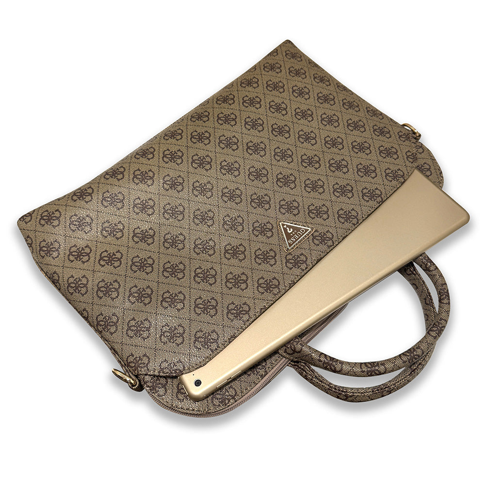 Guess 4G Desenli Üçgen Logolu 15 inç Laptop Notebook Çantası Omuz Askılı Kahverengi